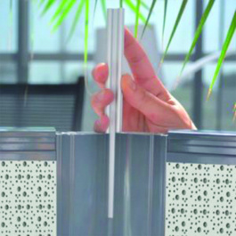 Pièce d'assemblage pour claustras acoustiques